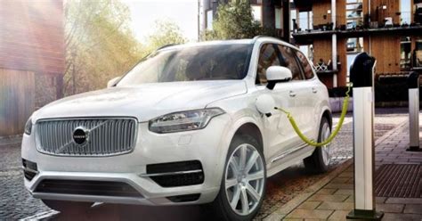 5 Alasan Harga Mobil Volvo Bikin Kamu Mikir Ulang (dan Jatuh Cinta!) 5 Alasan Harga Mobil Volvo Bikin Kamu Mikir Ulang (dan Jatuh Cinta!)
