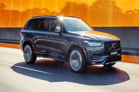 5 Alasan Harga Mobil Volvo Bikin Kamu Mikir Ulang (dan Jatuh Cinta!) 5 Alasan Harga Mobil Volvo Bikin Kamu Mikir Ulang (dan Jatuh Cinta!)