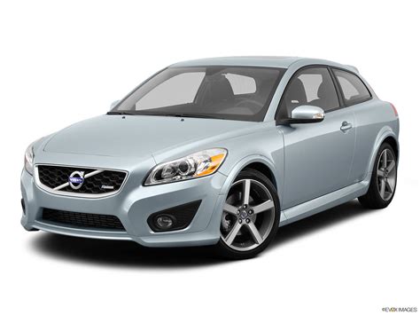 5 Alasan Harga Mobil Volvo Bikin Kamu Mikir Ulang (dan Jatuh Cinta!) 5 Alasan Harga Mobil Volvo Bikin Kamu Mikir Ulang (dan Jatuh Cinta!)