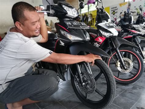 5 Sepeda Motor Bekas Terlaris 2023: Harga Meriah, Spek Gak Kaleng-kalengan! 💥 🏍️ 💰 5 Sepeda Motor Bekas Terlaris 2023: Harga Meriah, Spek Gak Kaleng-kalengan! 💥 🏍️ 💰