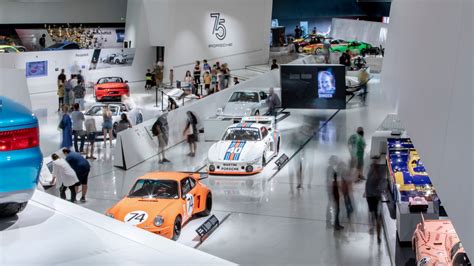 7 Mobil Konsep Paling 'Gila' di Pameran Mobil 2025 yang Bikin Kamu Melongo!