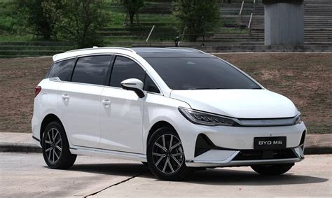 7 Prediksi Harga Innova Listrik 2025: Siapkan Dompetmu!