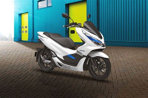Honda PCX Electric: Harga 2023, 5 Kelebihan yang Bikin Skutik Lain Minder! Honda PCX Electric: Harga 2023, 5 Kelebihan yang Bikin Skutik Lain Minder!